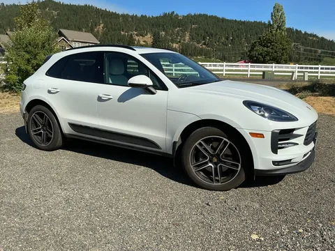 2021 Porsche Macan S Premium Package Plus