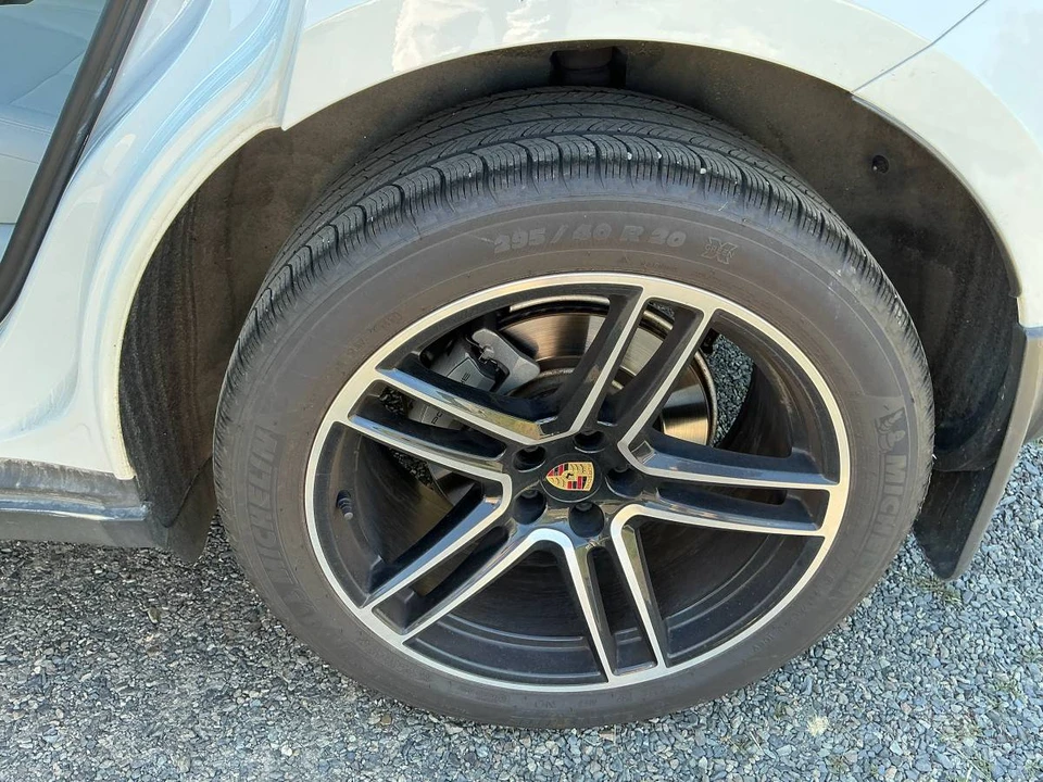 2021 Porsche Macan S - Image 8 of 10