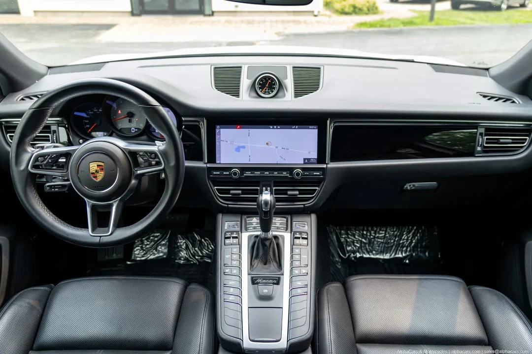 2021 Porsche Macan S - Image 18 of 31