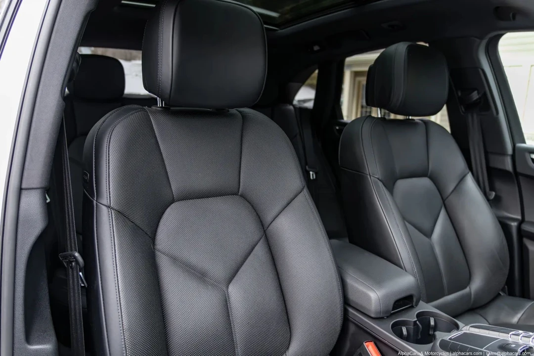 2021 Porsche Macan S - Image 24 of 31