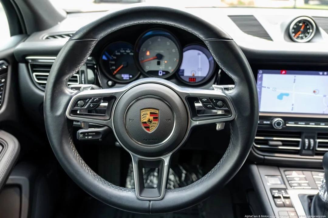 2021 Porsche Macan S - Image 26 of 31