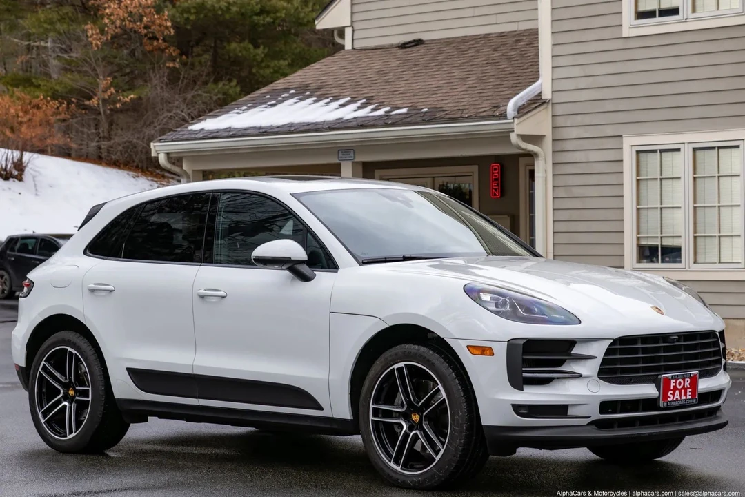 2021 Porsche - Image 4 of 31