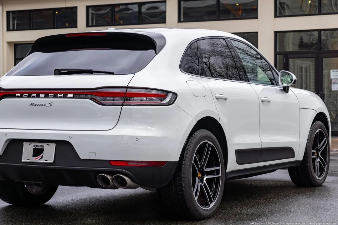 2021 Porsche - Image 17 of 31