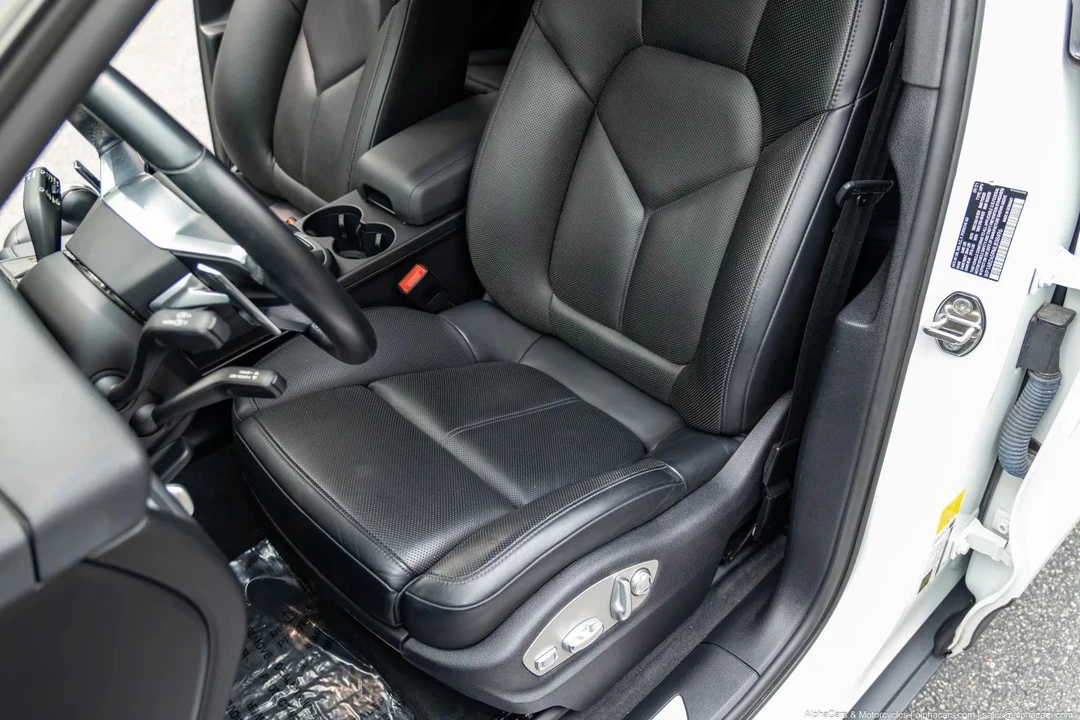 2021 Porsche Macan S - Image 24 of 31