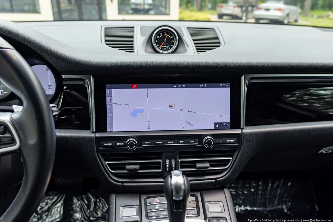 2021 Porsche Macan S - Image 29 of 31