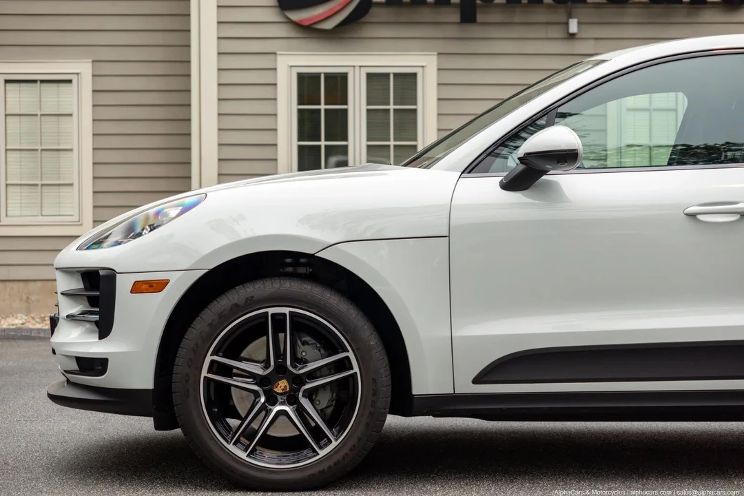 2021 Porsche Macan S - Image 12 of 31