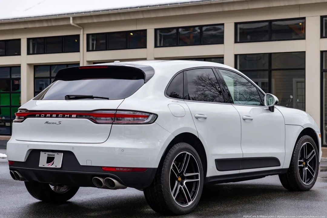 2021 Porsche - Image 9 of 31