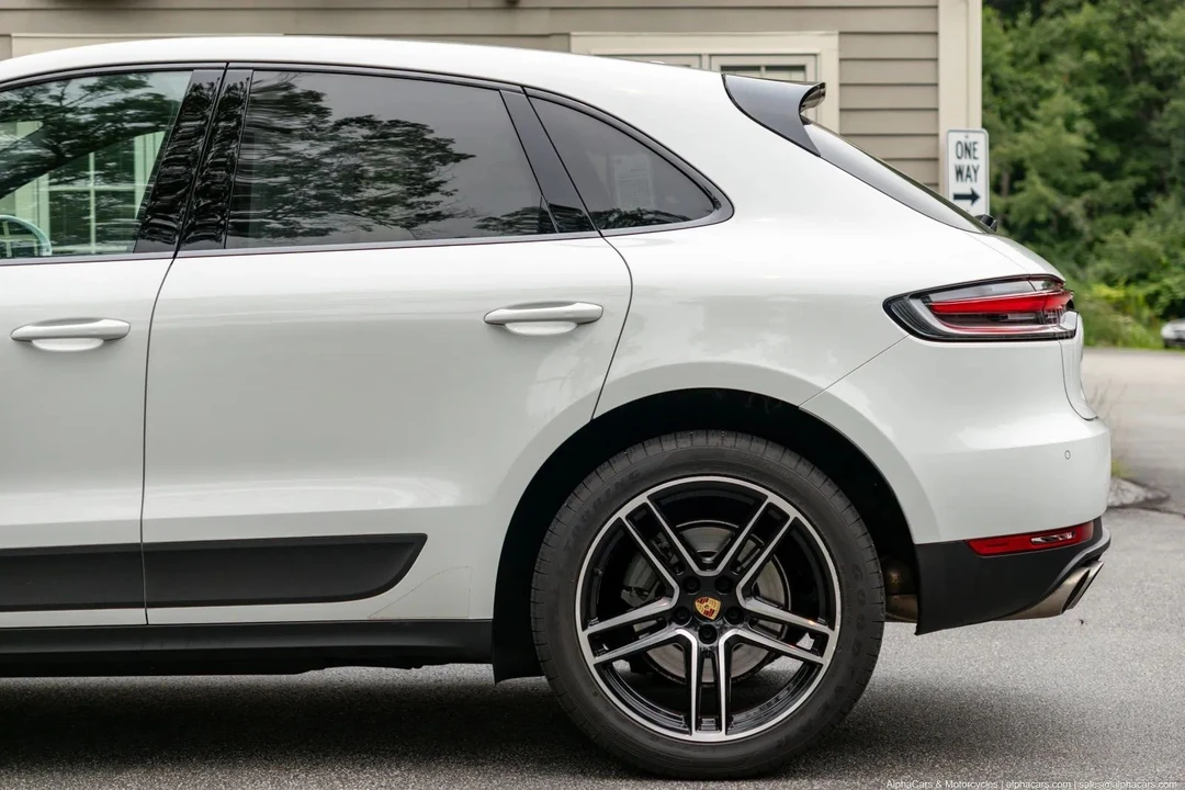 2021 Porsche Macan S - Image 13 of 31