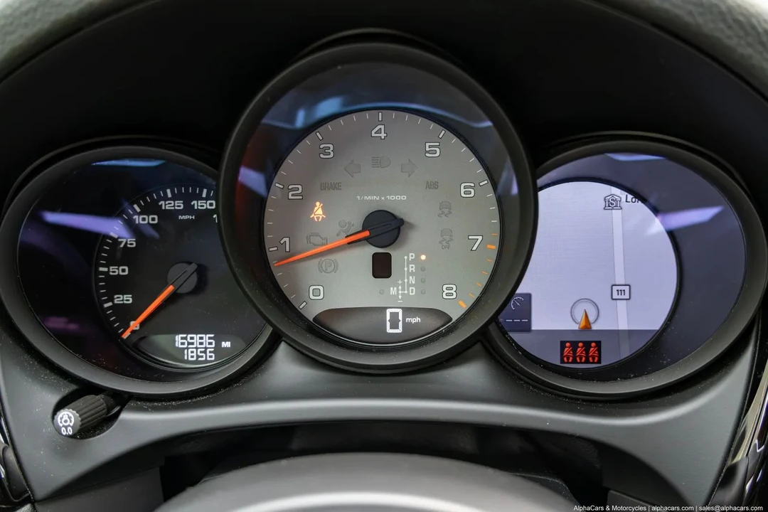 2021 Porsche Macan S - Image 28 of 31