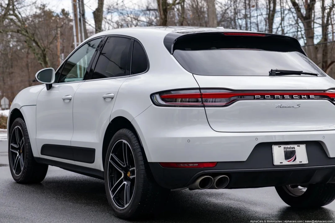 2021 Porsche - Image 16 of 31