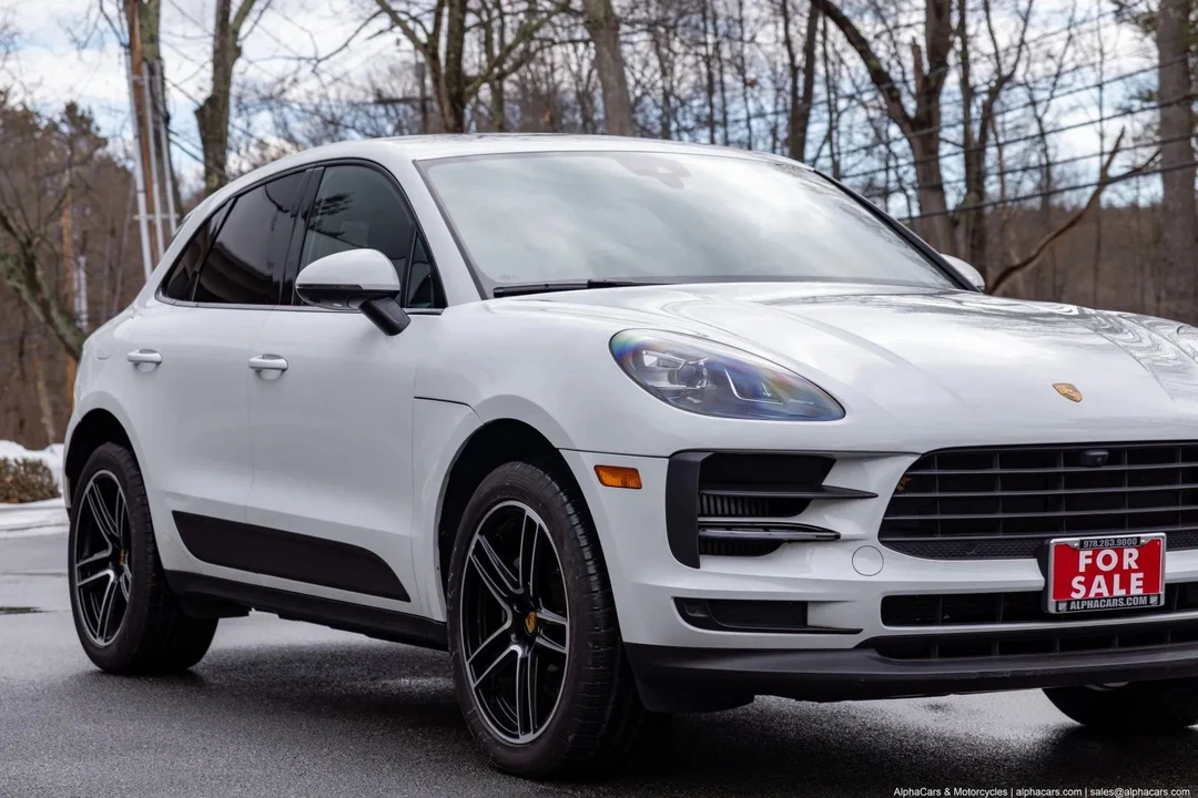 2021 Porsche - Image 18 of 31