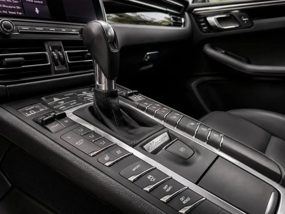 2021 Porsche Macan S - Image 15 of 20