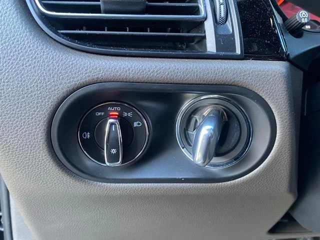 2021 Porsche Macan S - Image 16 of 30