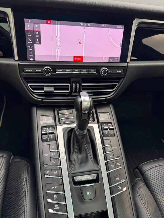 2021 Porsche Macan S - Image 12 of 13
