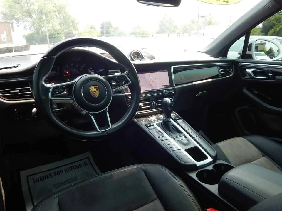 2021 Porsche Macan S - Image 9 of 10