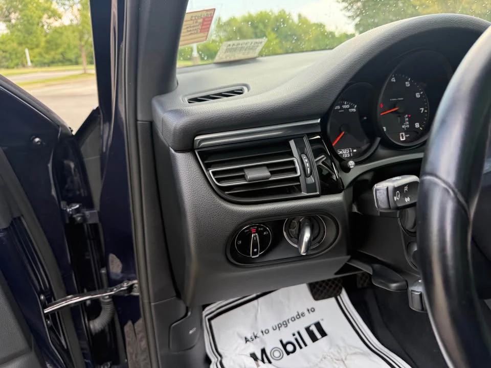 2021 Porsche Macan S - Image 9 of 20