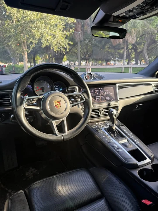 2021 Porsche Macan S - Image 9 of 10