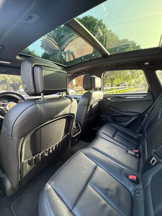 2021 Porsche Macan S - Image 8 of 10