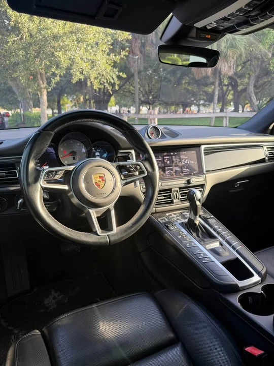 2021 Porsche Macan S - Image 9 of 10