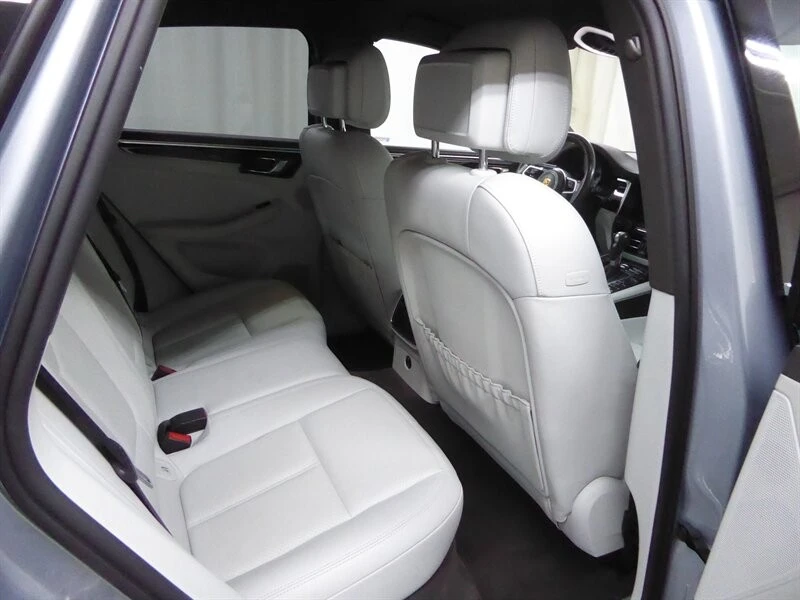 2021 Porsche Macan S - Image 29 of 31