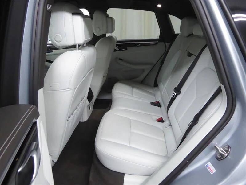 2021 Porsche Macan S - Image 27 of 31