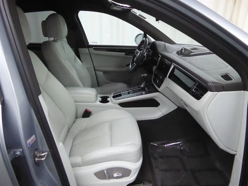 2021 Porsche Macan S - Image 24 of 31