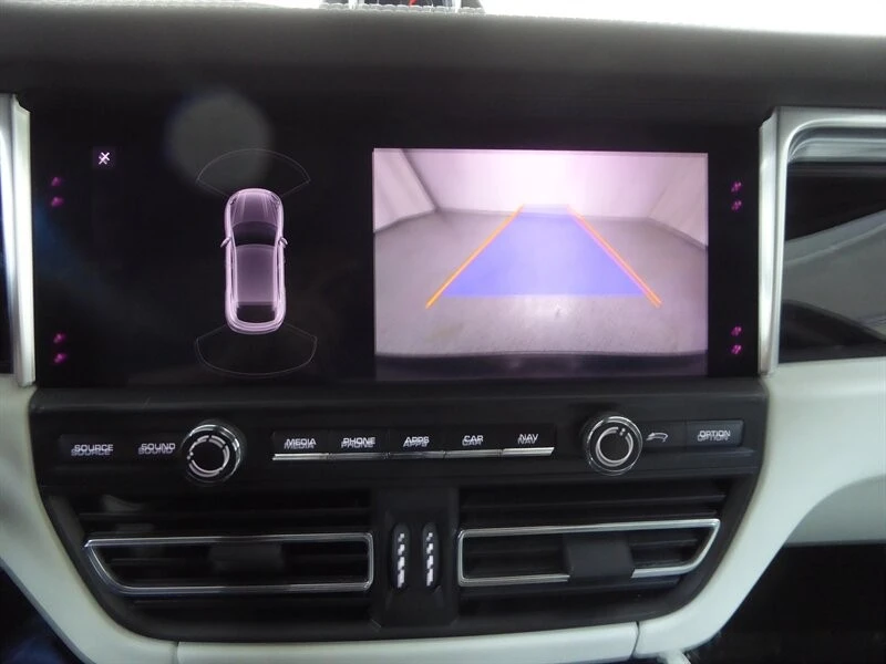 2021 Porsche Macan S - Image 15 of 31