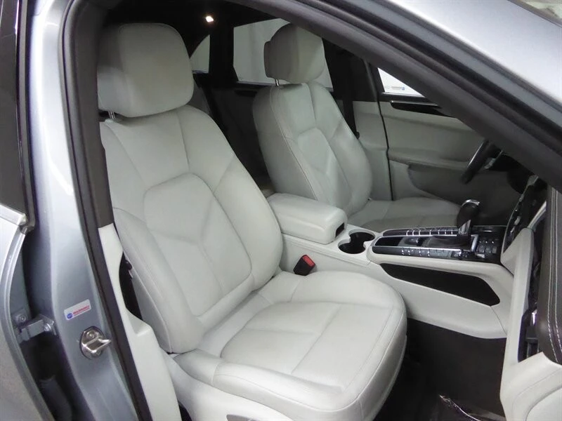 2021 Porsche Macan S - Image 23 of 31
