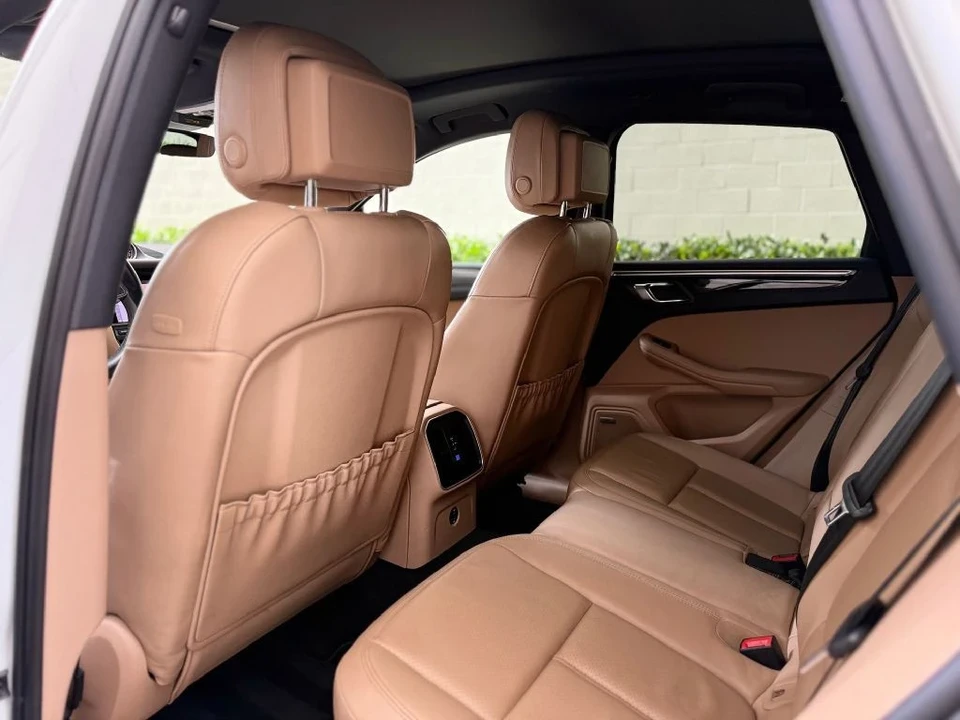 2021 Porsche Macan S - Image 17 of 21