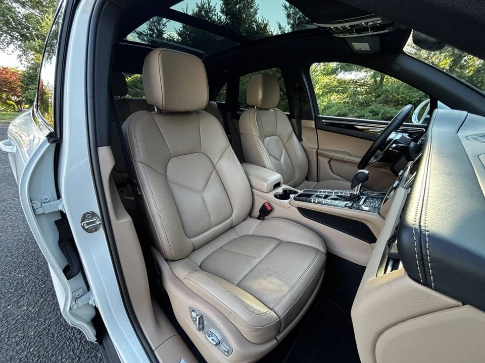 2021 Porsche Macan S - Image 13 of 18