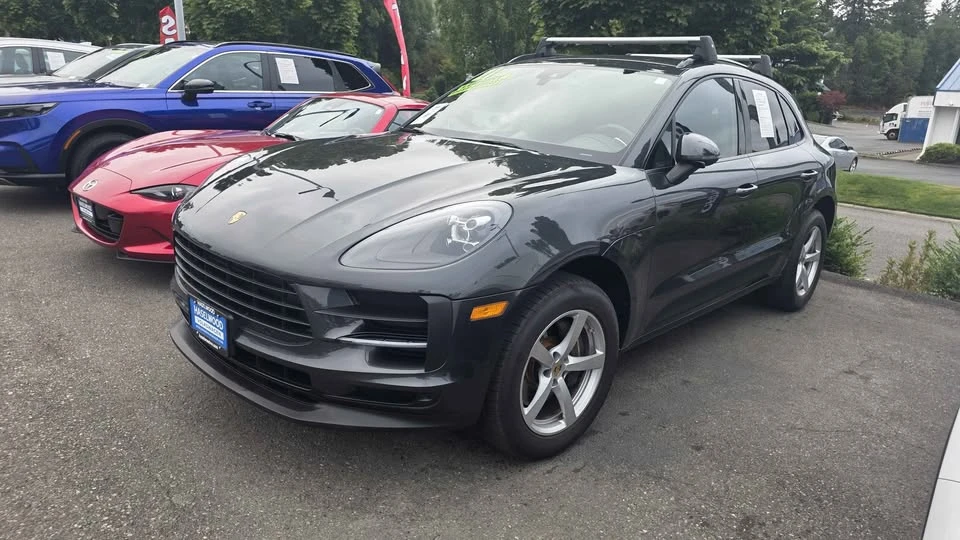 2021 Porsche Macan - Image 2 of 5