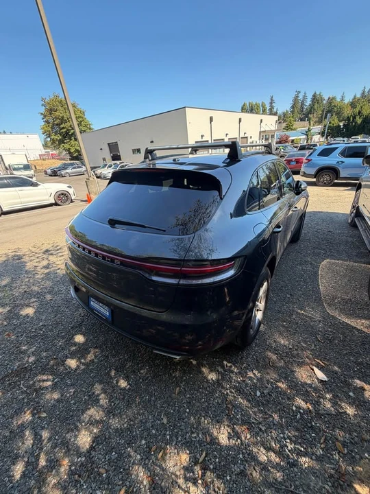 2021 Porsche Macan - Image 4 of 8