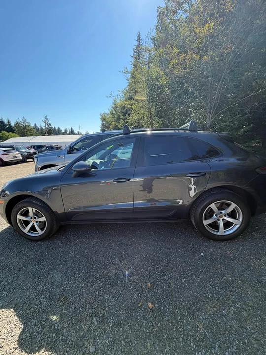 2021 Porsche Macan - Image 2 of 8