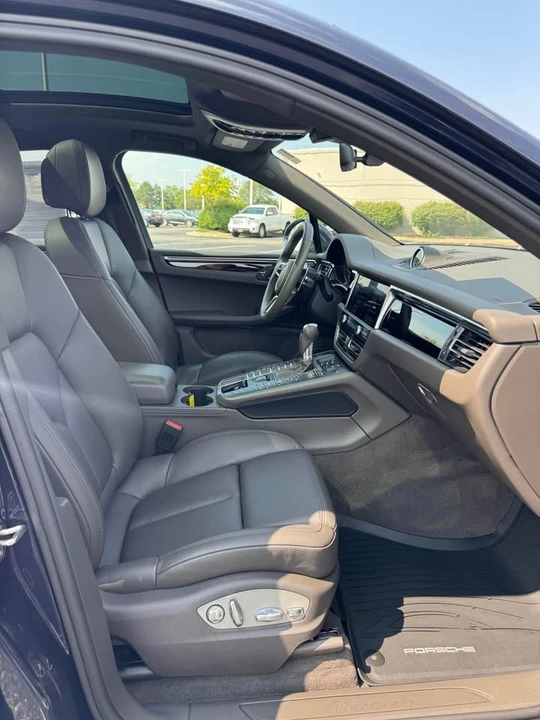 2021 Porsche Macan - Image 12 of 19