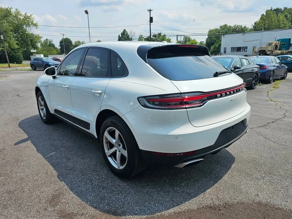 2021 Porsche Macan - Image 9 of 20