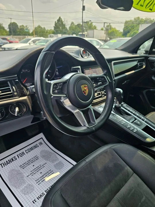 2021 Porsche Macan - Image 12 of 20