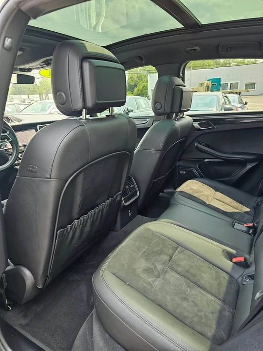 2021 Porsche Macan - Image 14 of 20