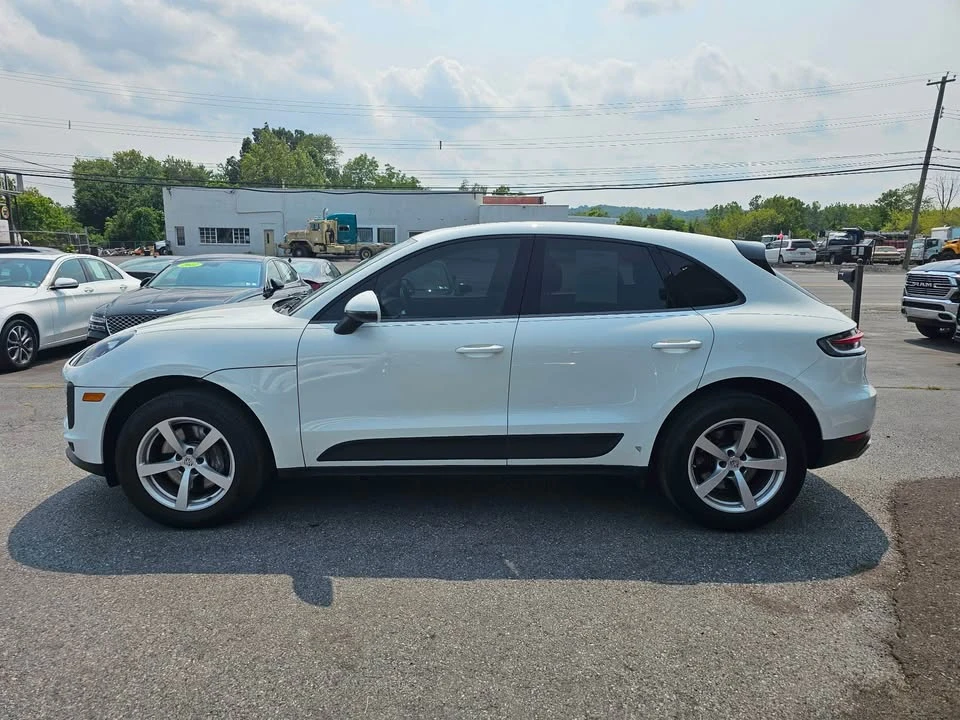 2021 Porsche Macan - Image 10 of 20