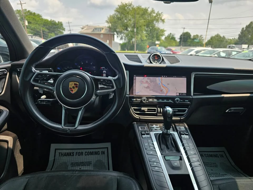 2021 Porsche Macan - Image 16 of 20