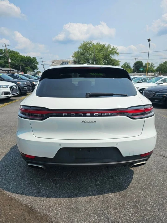 2021 Porsche Macan - Image 8 of 20