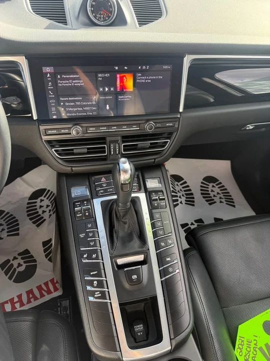 2021 Porsche Macan - Image 9 of 11