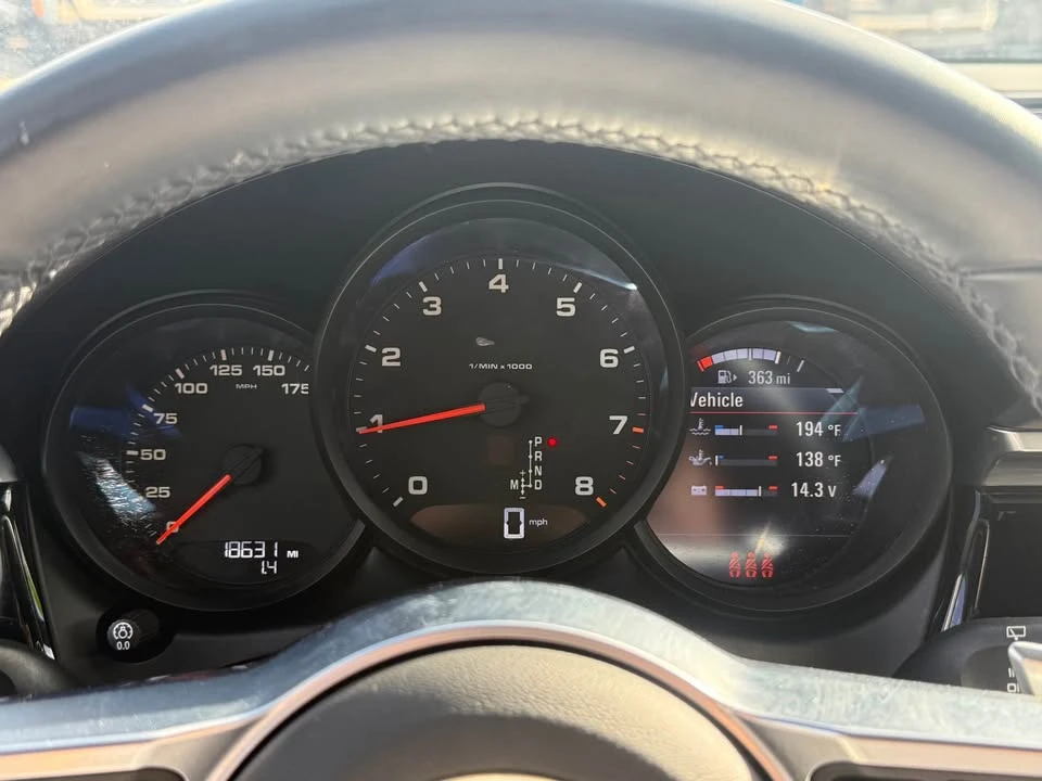 2021 Porsche Macan - Image 10 of 11