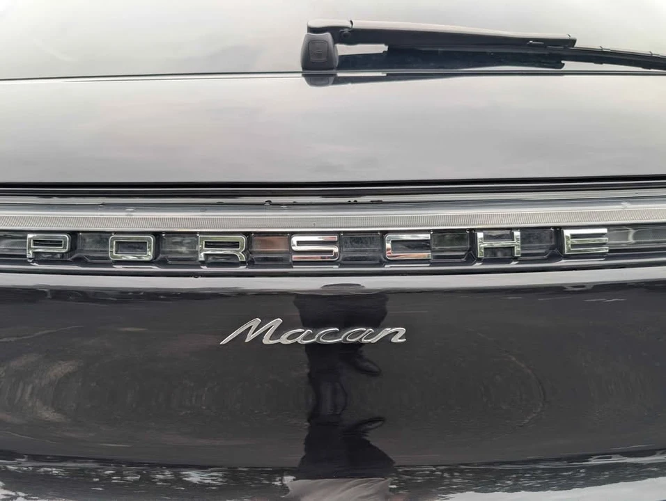 2021 Porsche Macan - Image 7 of 19