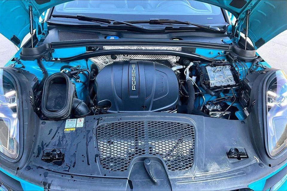2021 Porsche Macan - Image 13 of 20