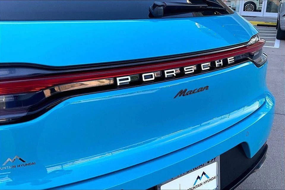 2021 Porsche Macan - Image 7 of 20