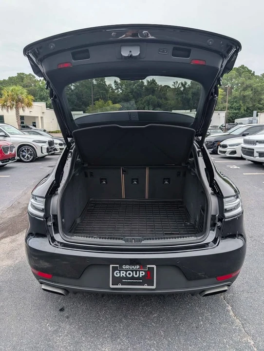 2021 Porsche Macan - Image 6 of 19