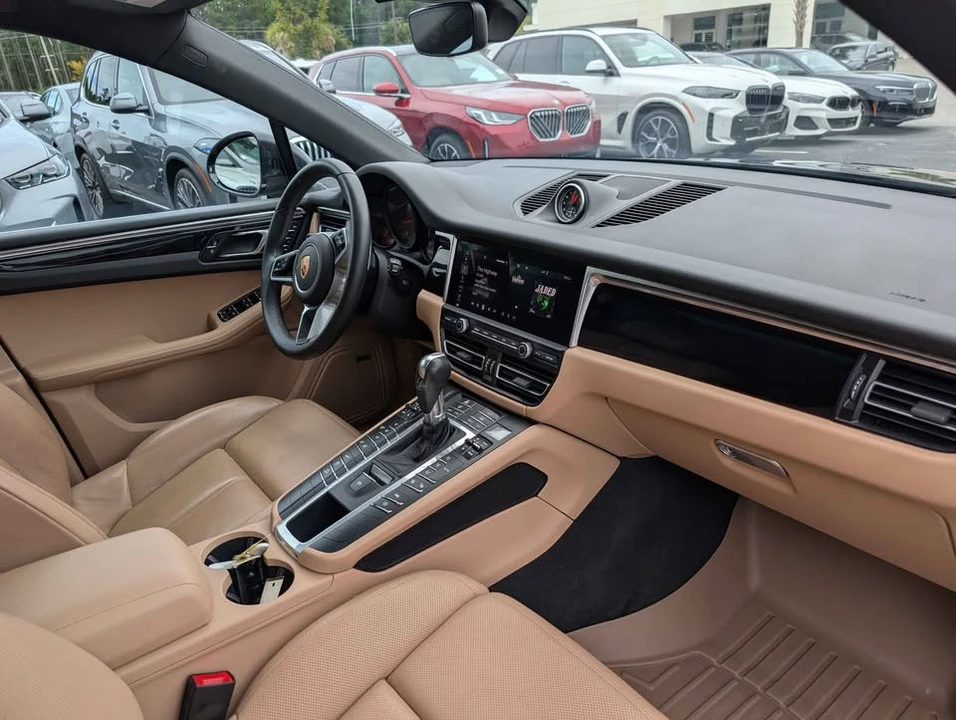 2021 Porsche Macan - Image 9 of 19