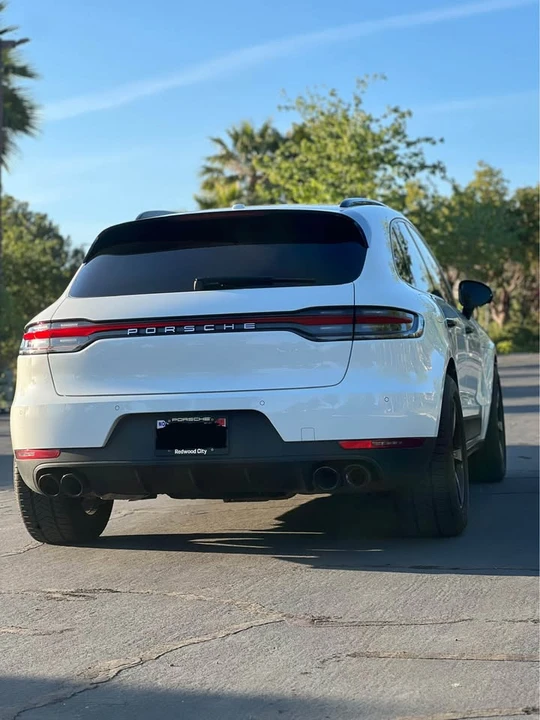 2021 Porsche Macan - Image 2 of 10