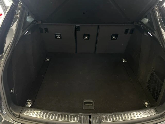 2021 Porsche Macan - Image 20 of 31