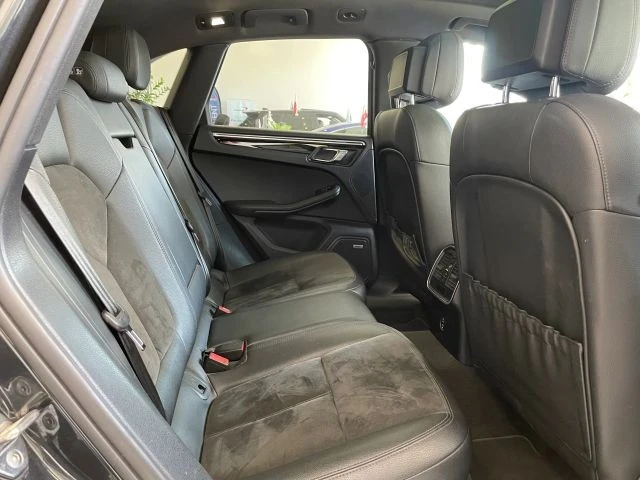 2021 Porsche Macan - Image 22 of 31